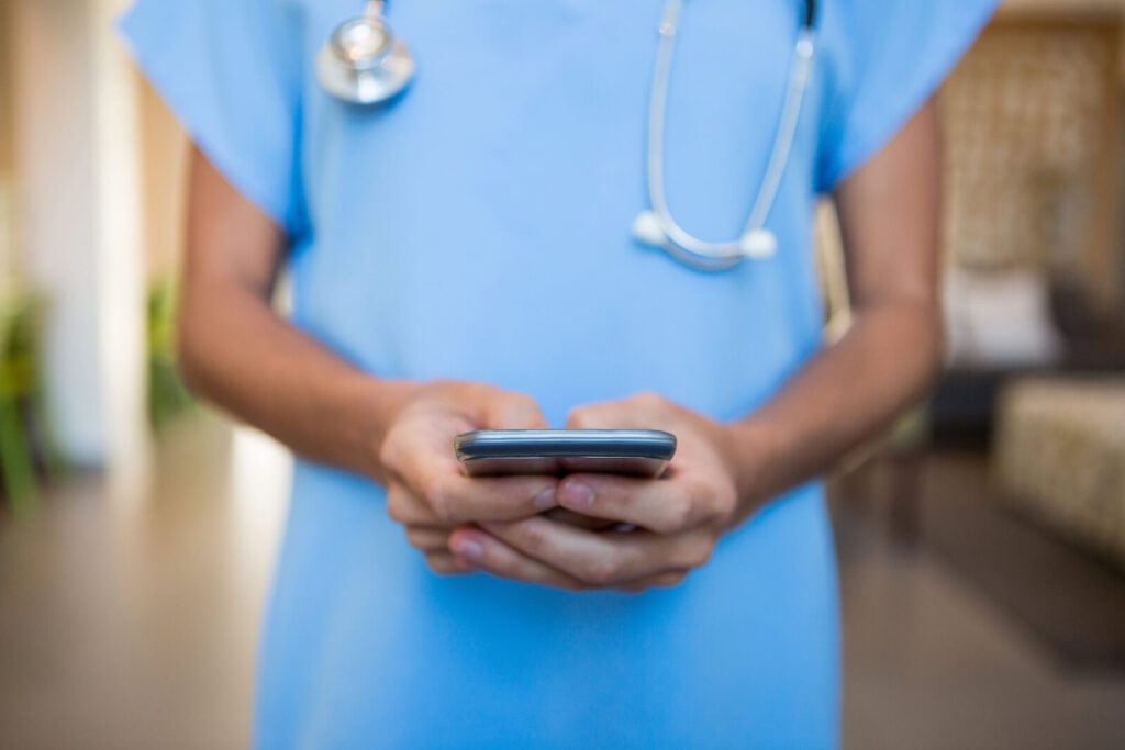 mobile phones texting hospital